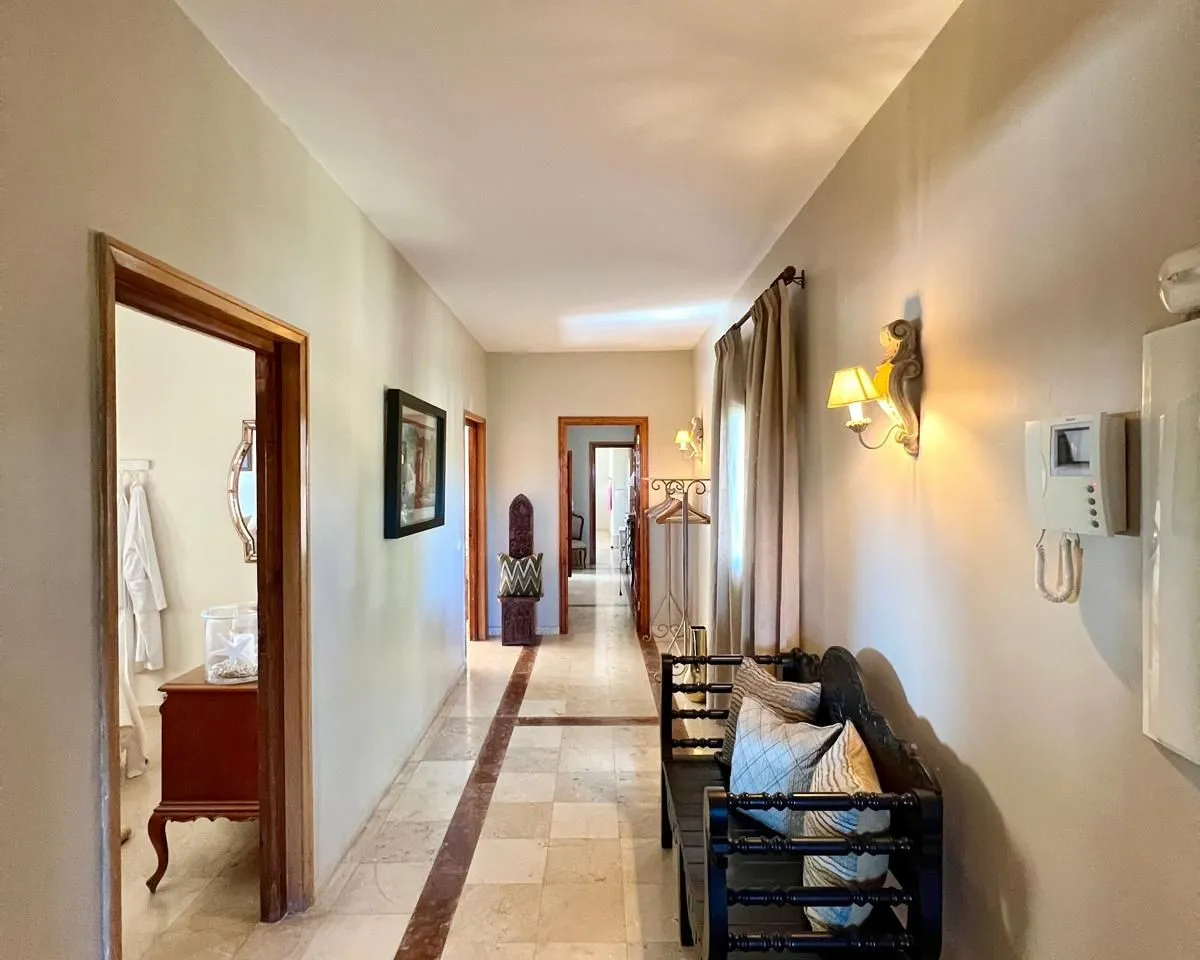 f864efd7-a082-4148-9928-ab5269bd7738