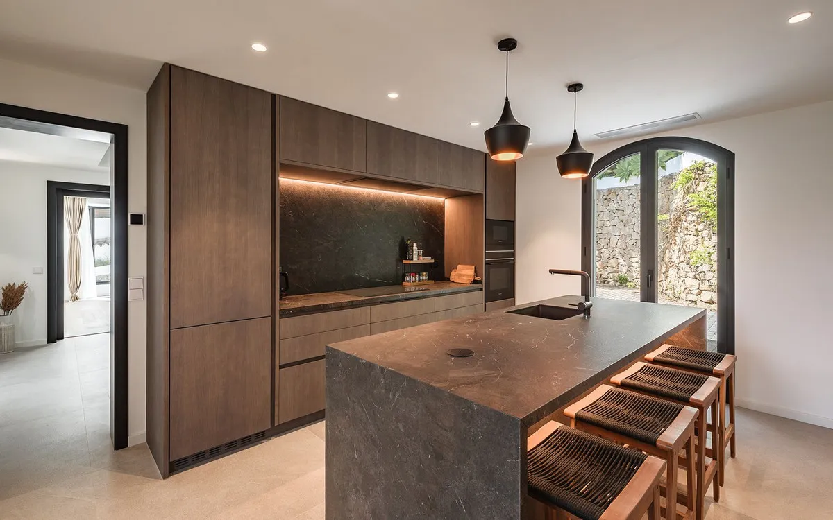 dae9524c-597c-424f-b56f-3861bb19eca9