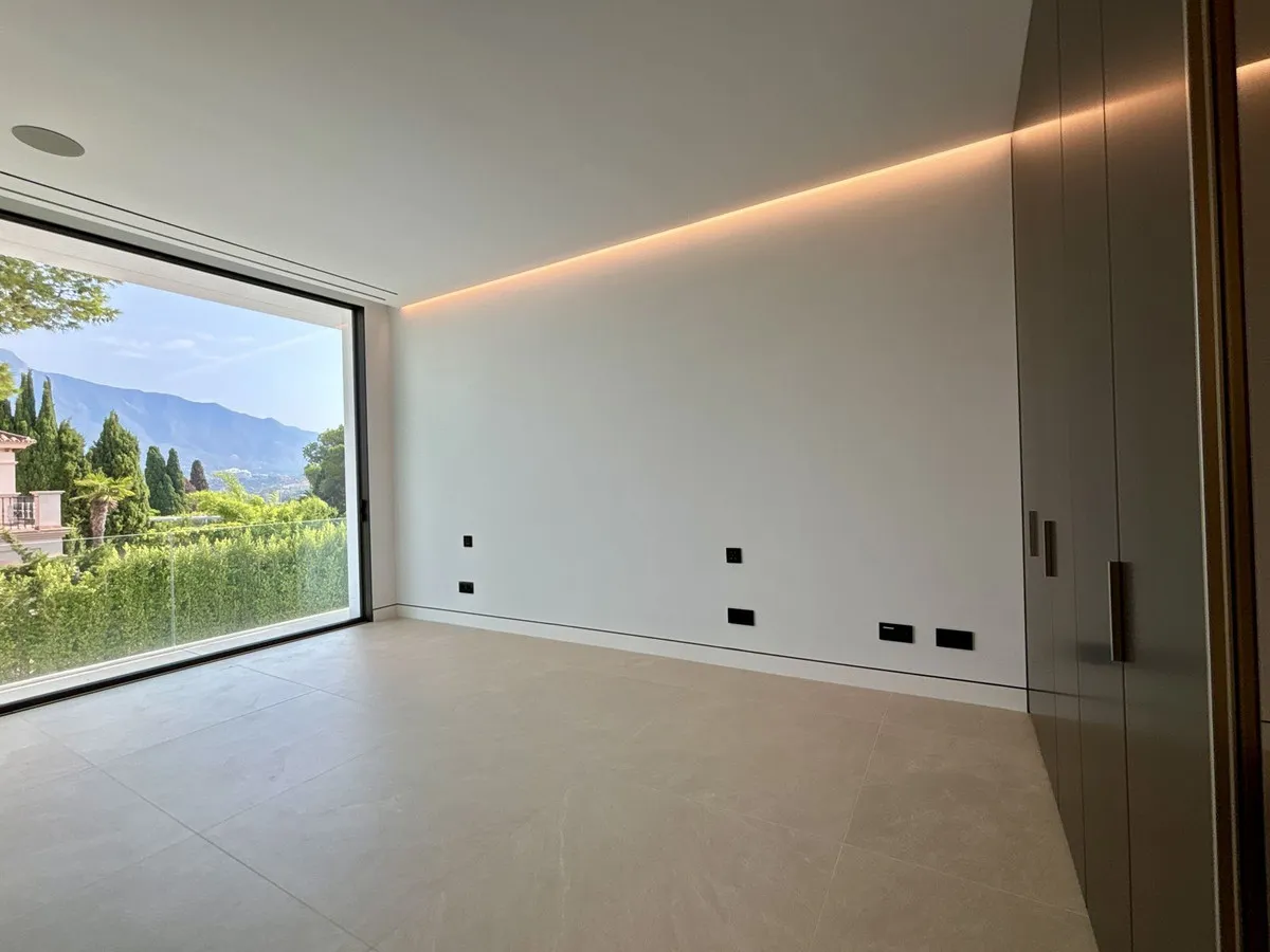 76ef51df-39d0-43b2-96d0-59eda54e5f3e