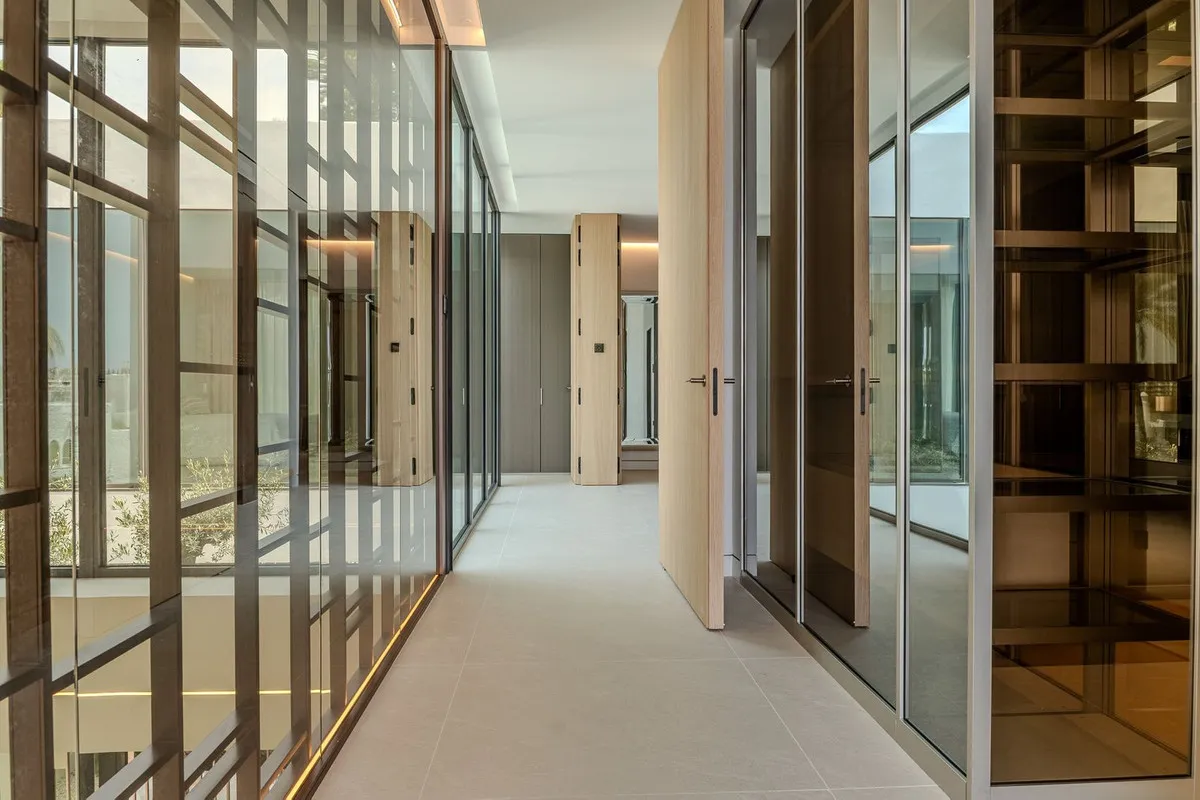 ef47cfe7-d117-401e-88b2-5d6844f30d56