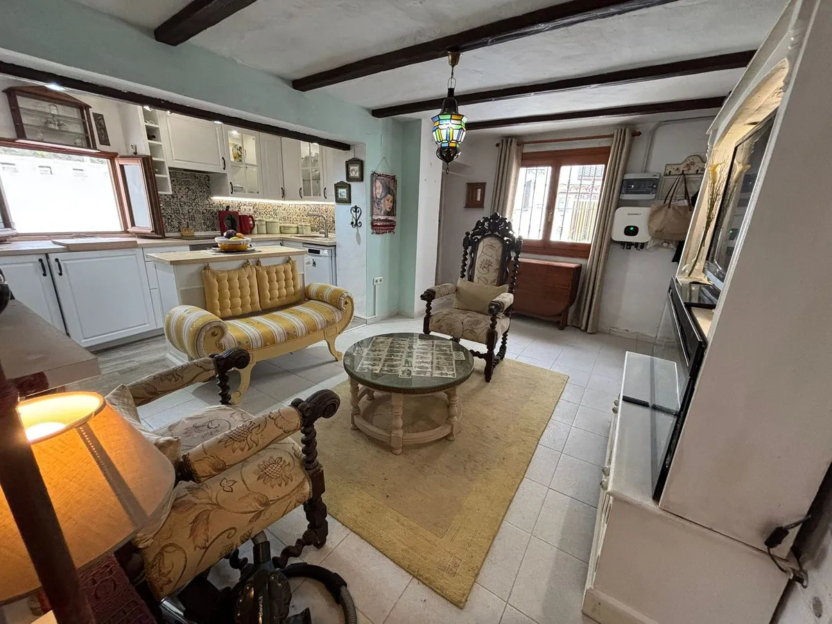 6b189690-c9d3-41cb-b852-a7d101bba0ce