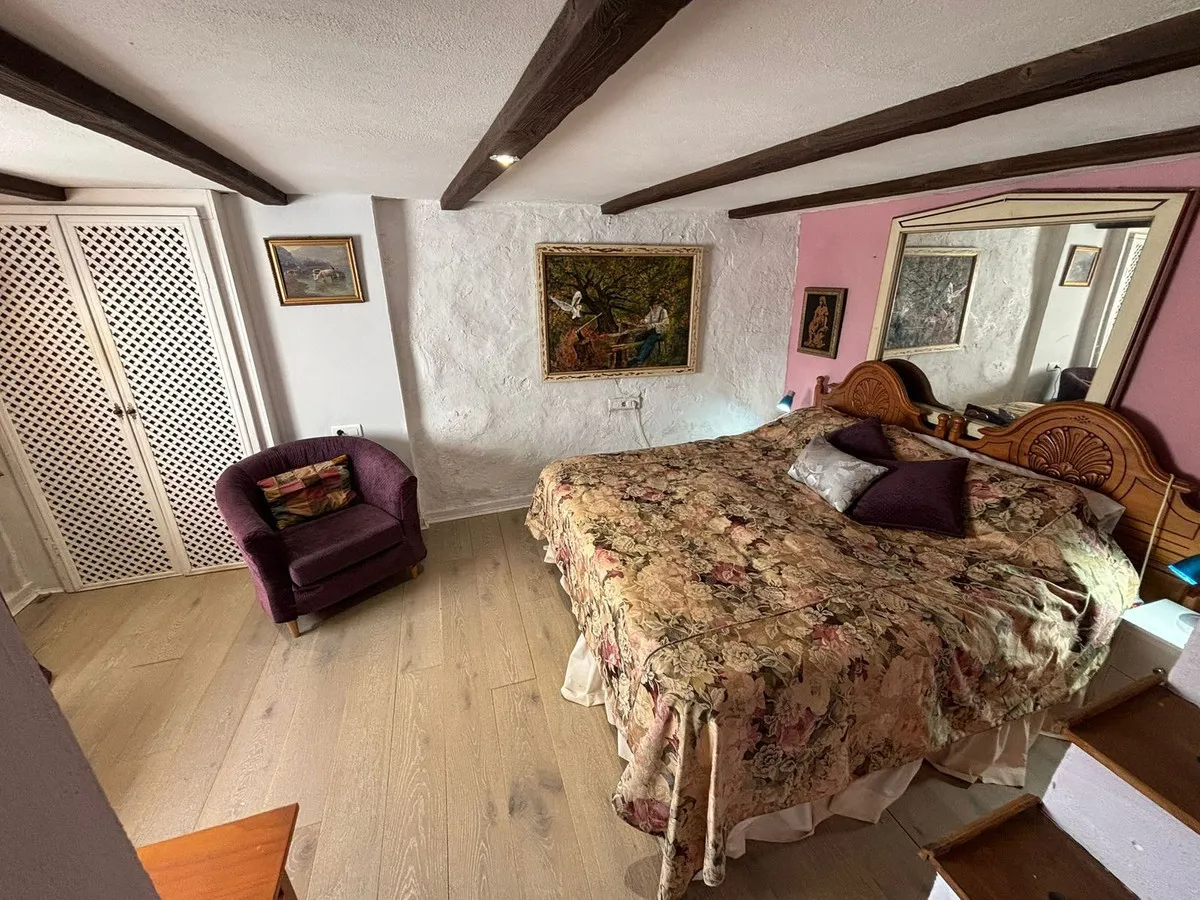 6d76121e-0bab-4c04-9509-968aa84d3773