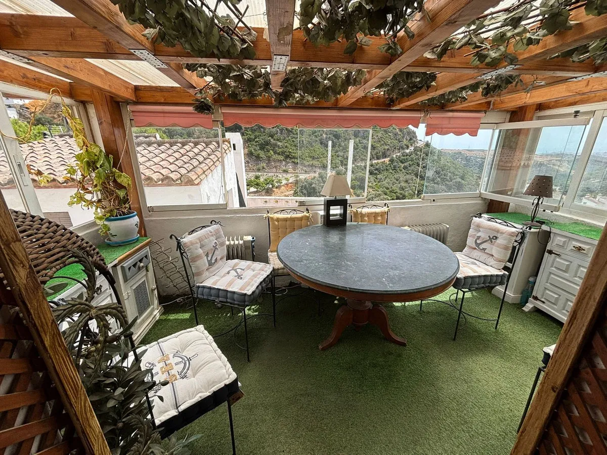 b9d0afd9-cf80-4baf-b8b7-0e02453a16a4