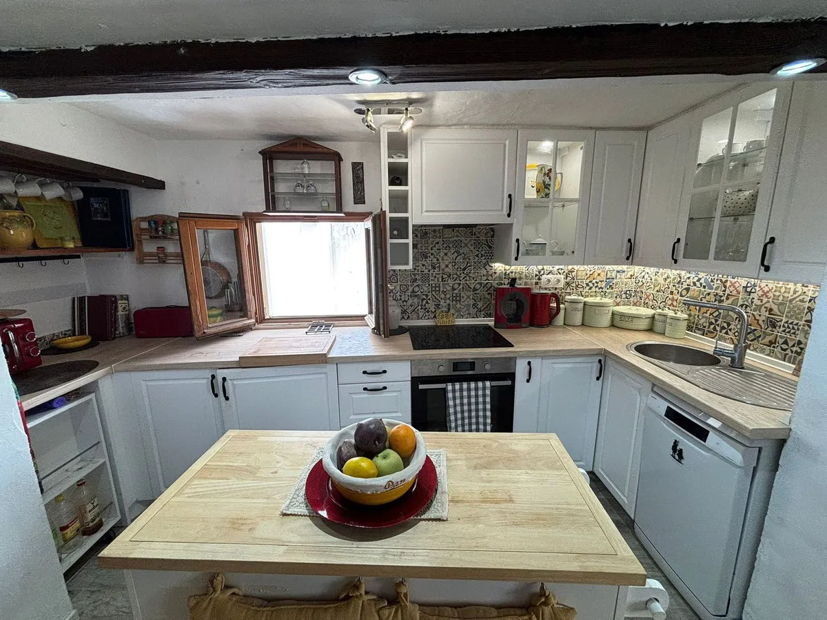 fc8d5818-0f6b-4d65-9641-c0ef99074849