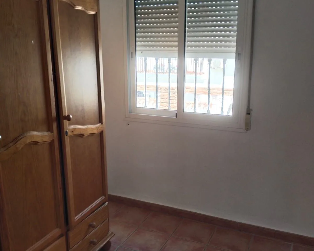 4099b589-5f06-46d0-a633-f281199b42fa