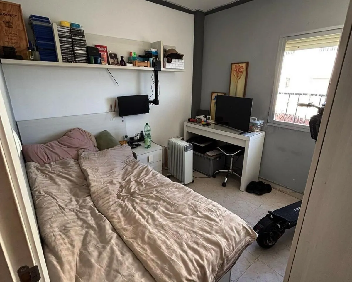 b7c25137-439f-4812-a875-08728c2f26df