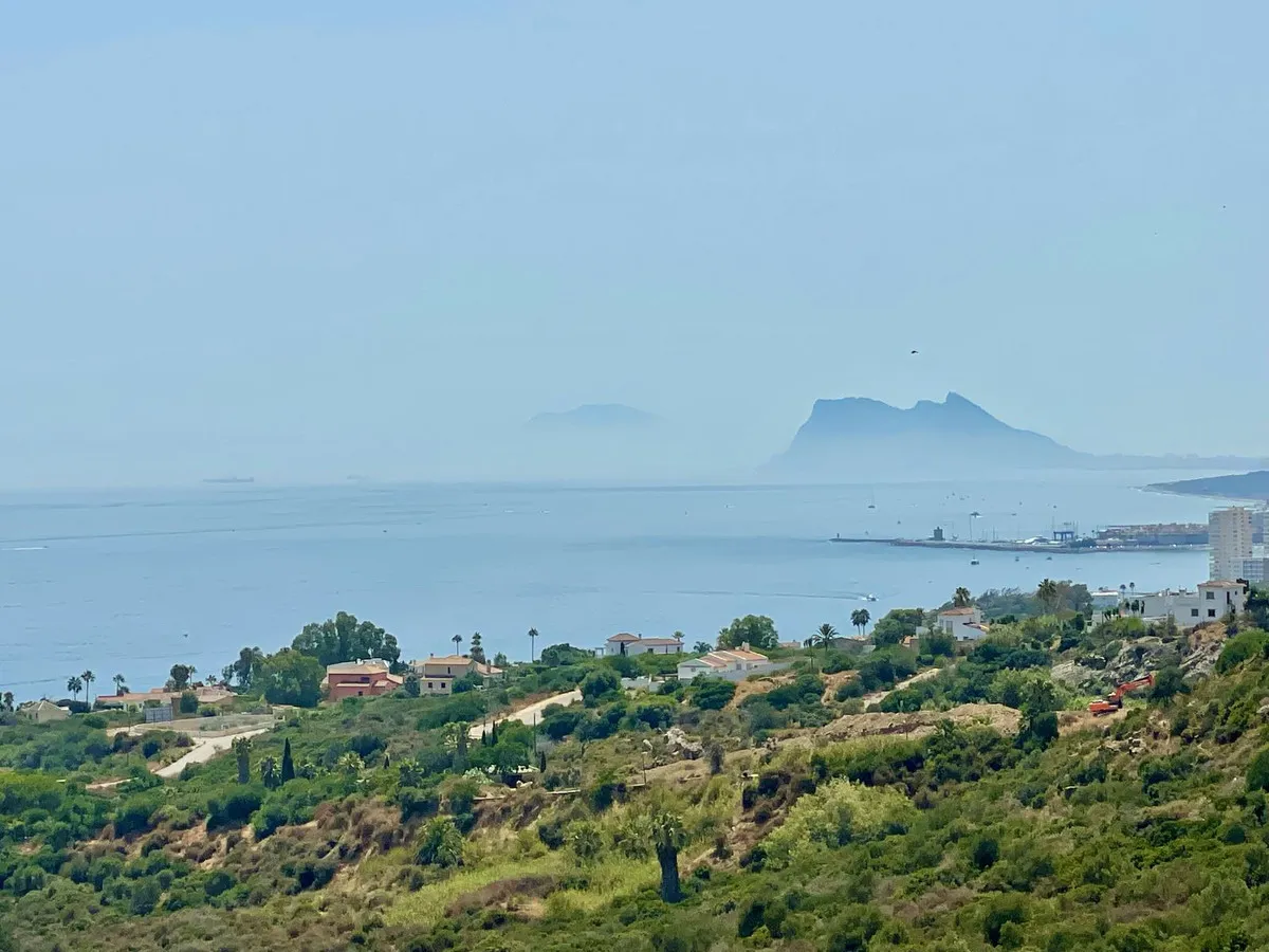 1869a547-b12e-4ef3-bd84-fb88838af067