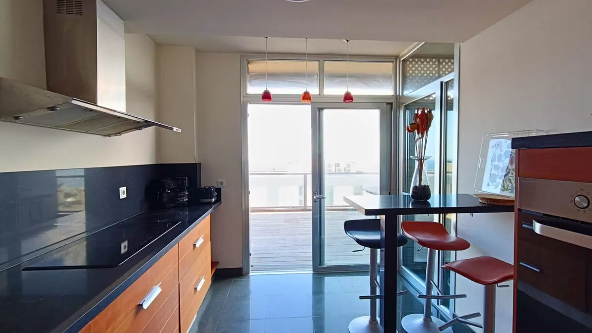 c63b7b20-94c6-4b3c-a104-5adf7bd3a967