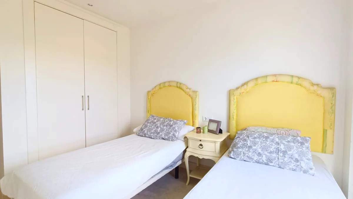 f5b20558-5d20-4b84-bfb2-bf38bab61f5d