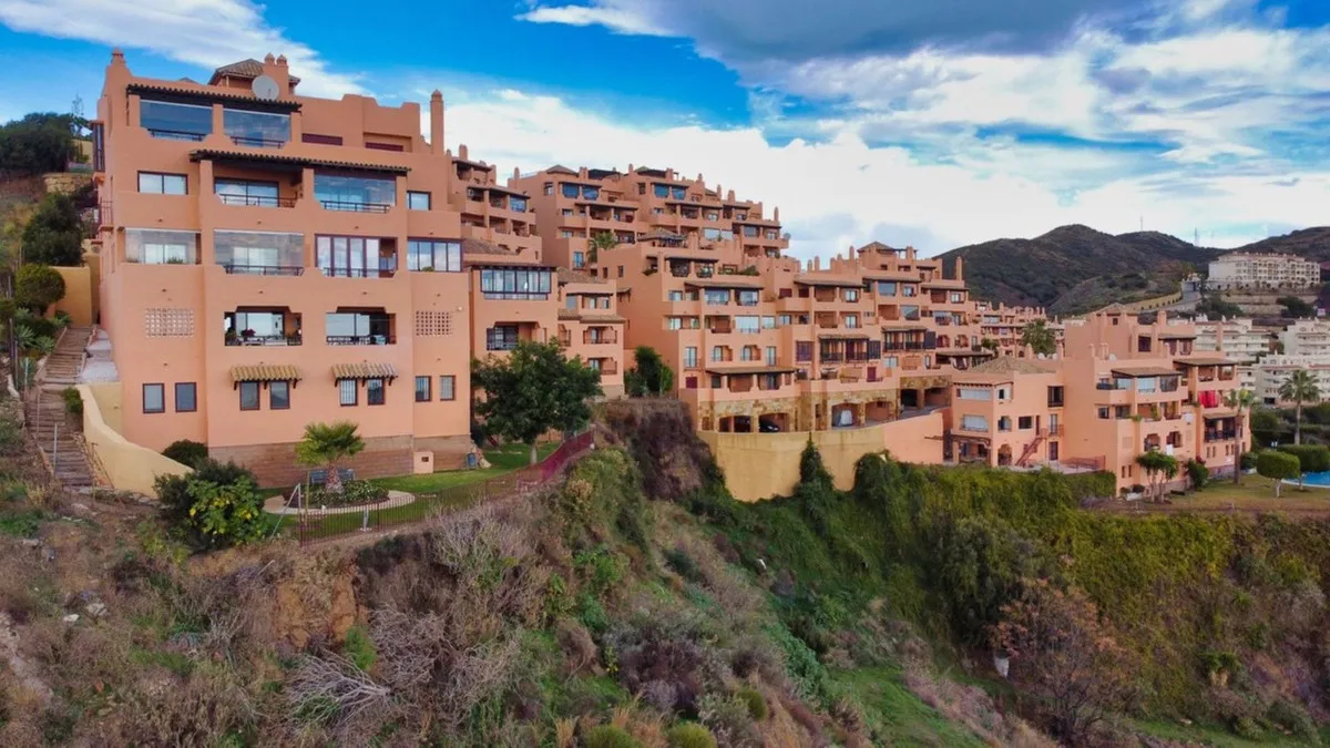 a2403e08-9fd2-482e-a5d9-31af5c5707bb