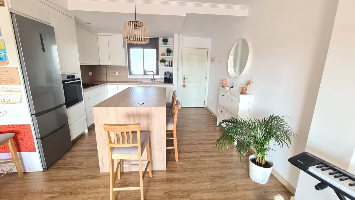 25d48fe0-0f87-45a4-a1c6-cbad5445a40d