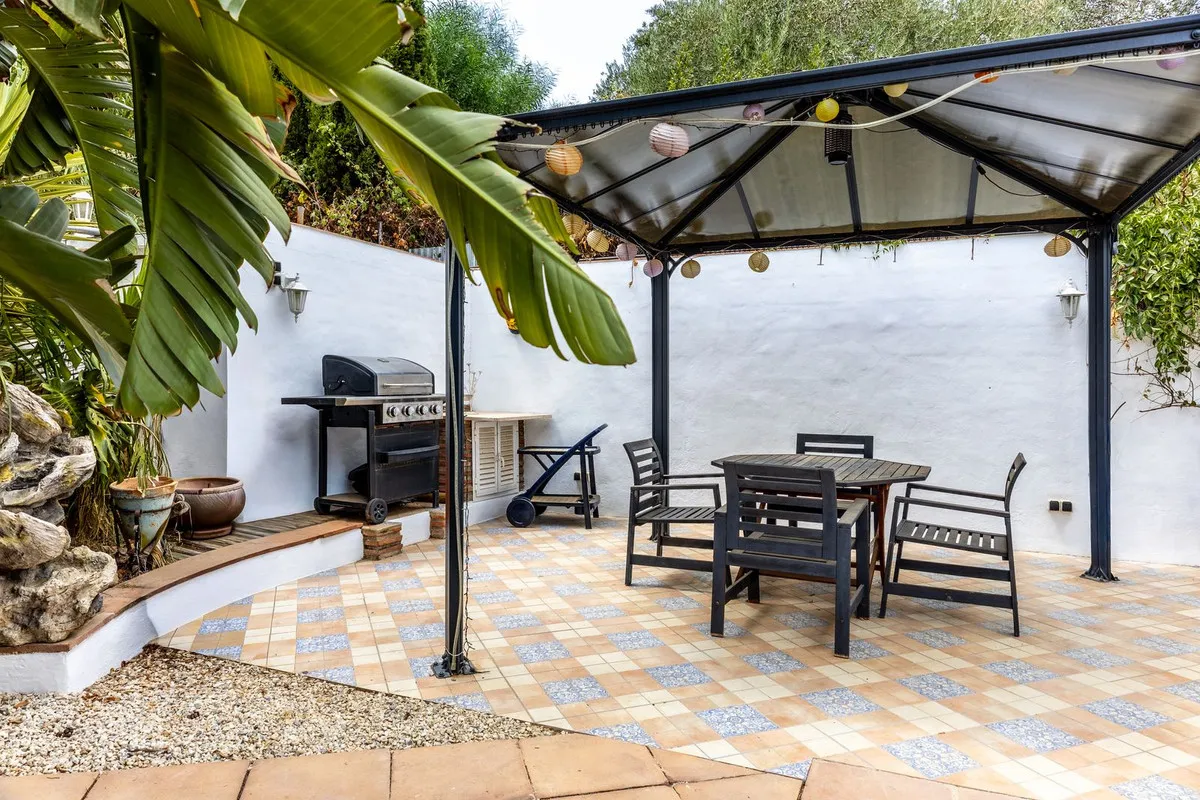 29b8bd75-ce60-48ce-a1d7-6fd321c9d660