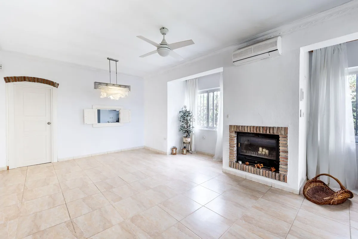 49aa51d1-d36d-42cc-aaed-7055bb1a3a1c