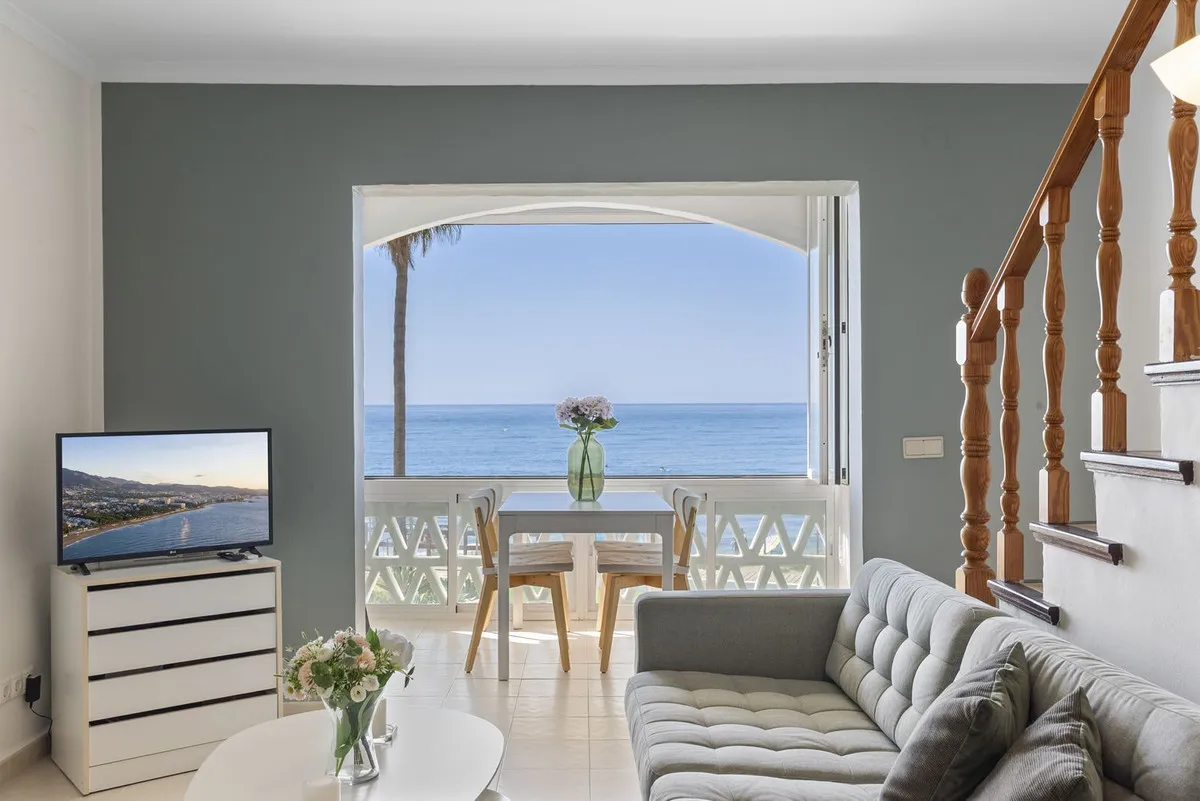 329d804b-a8ad-4267-98be-9a1c33bb4906