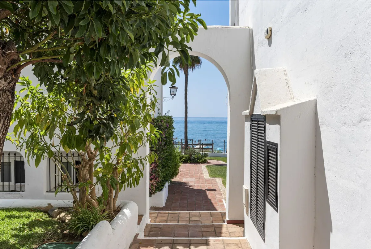 4ab72d3c-e1d0-4e9f-aaa4-0b10c1a61e8f