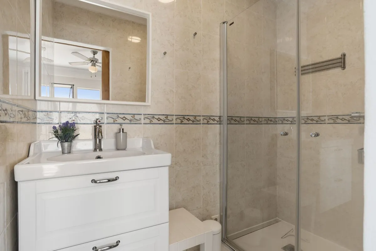 67616fbb-93f3-4f02-9354-8bacb04c70eb