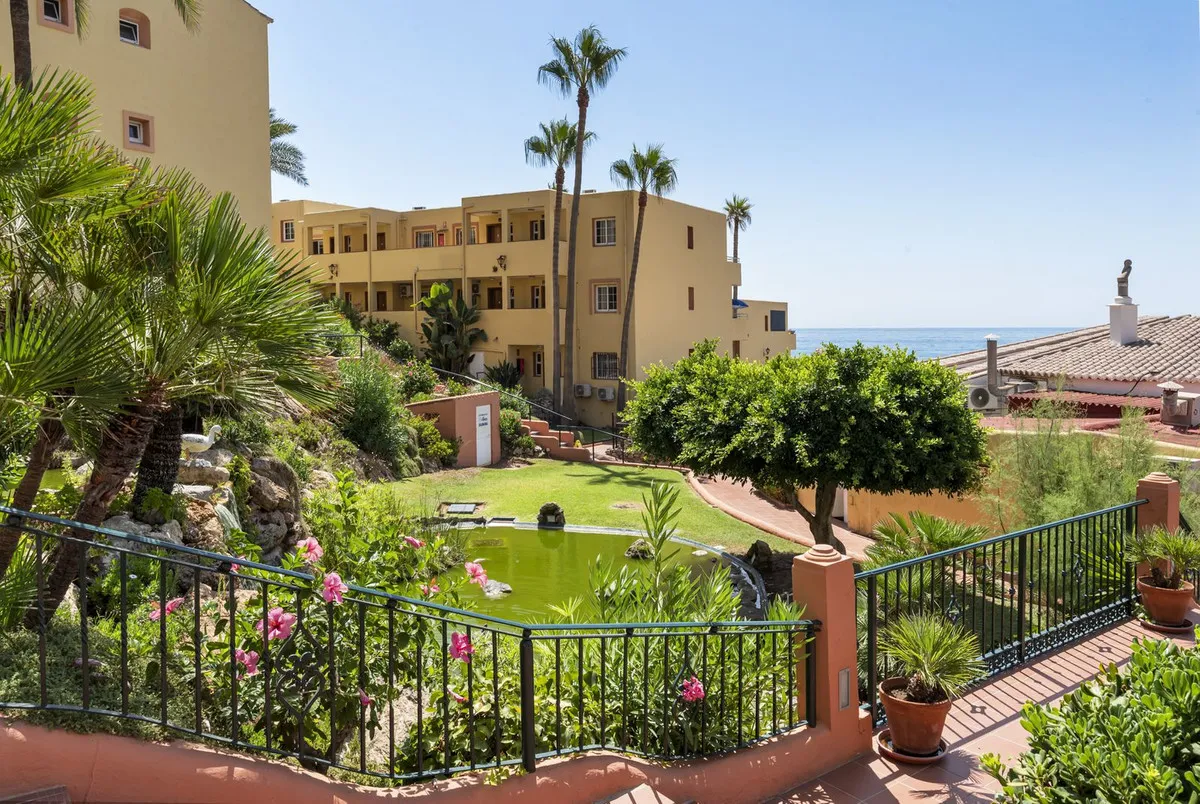 76b293d9-e317-46f0-9299-9e6a35be71c8