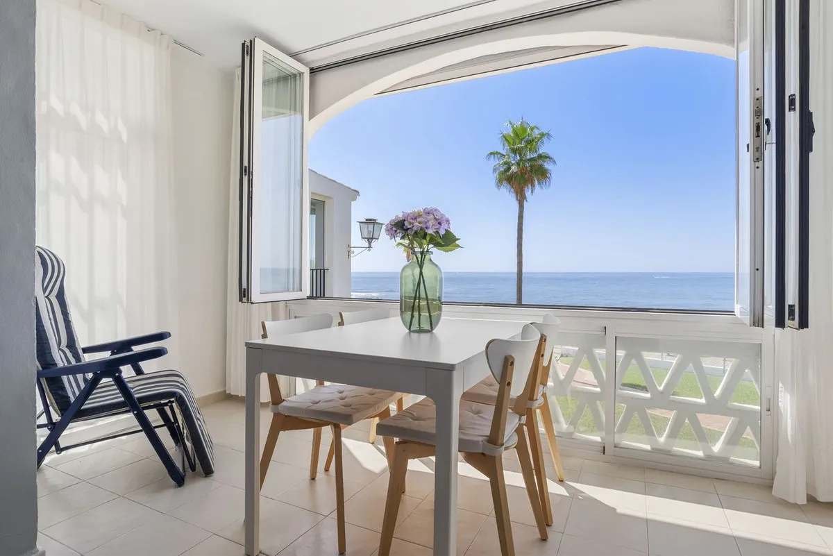 b10683f4-a26c-4a14-8675-500b140b415f