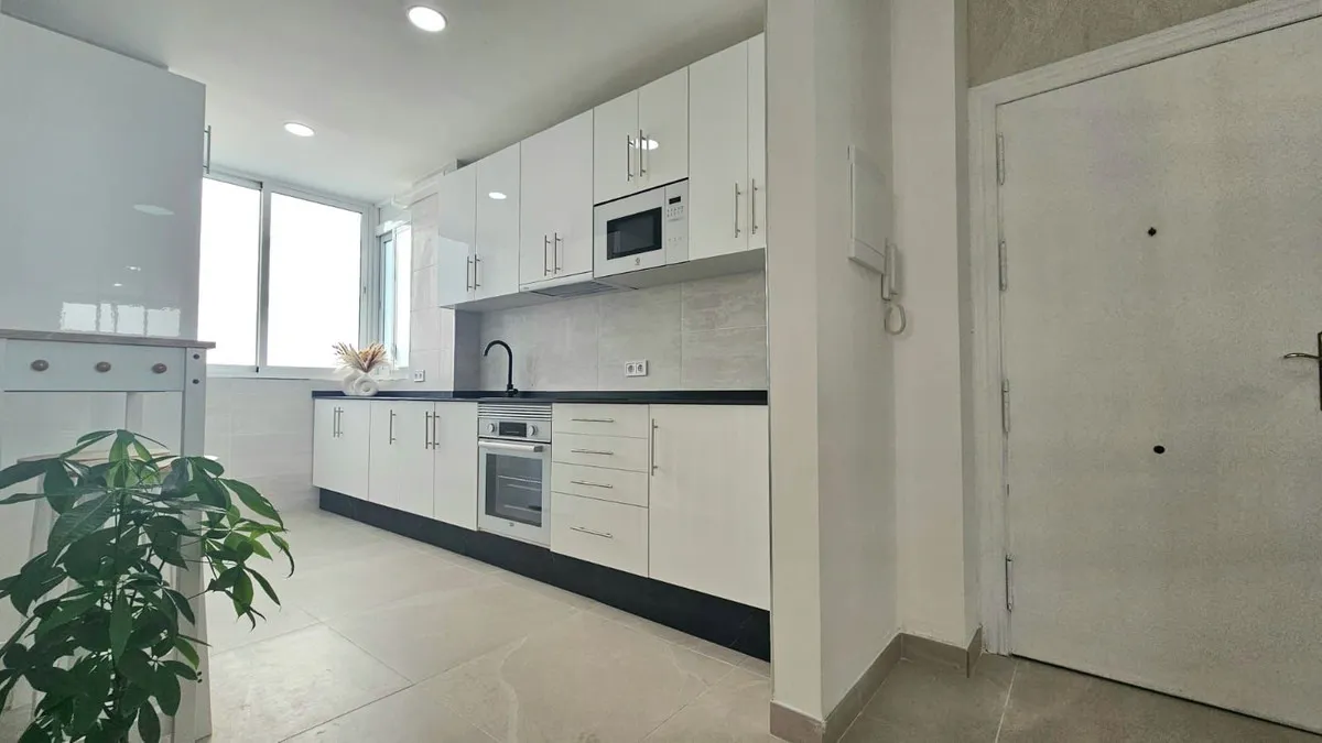 43049c5b-b9f0-488d-8b4c-001f127b35bc