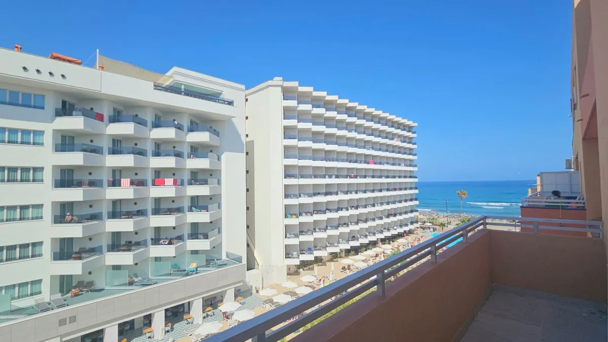 c1994630-680c-4445-8196-b04ea194db11