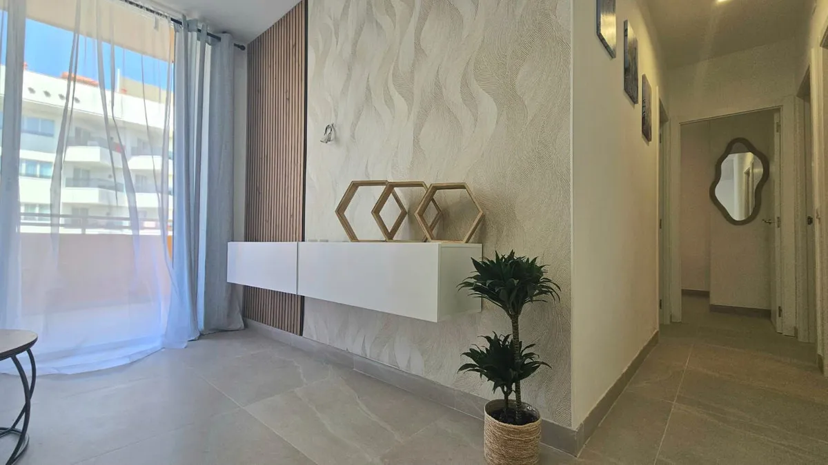 e9f9408e-b6ac-4b18-b9ff-1c230e0cf956