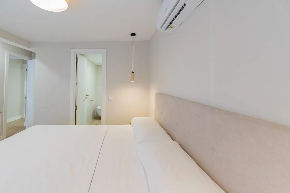 0e93f45e-9a60-4b68-aef8-128ff174ffd9