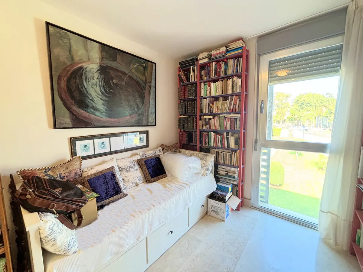 2f80f9f9-bce9-4d09-8068-a86fac5823d9