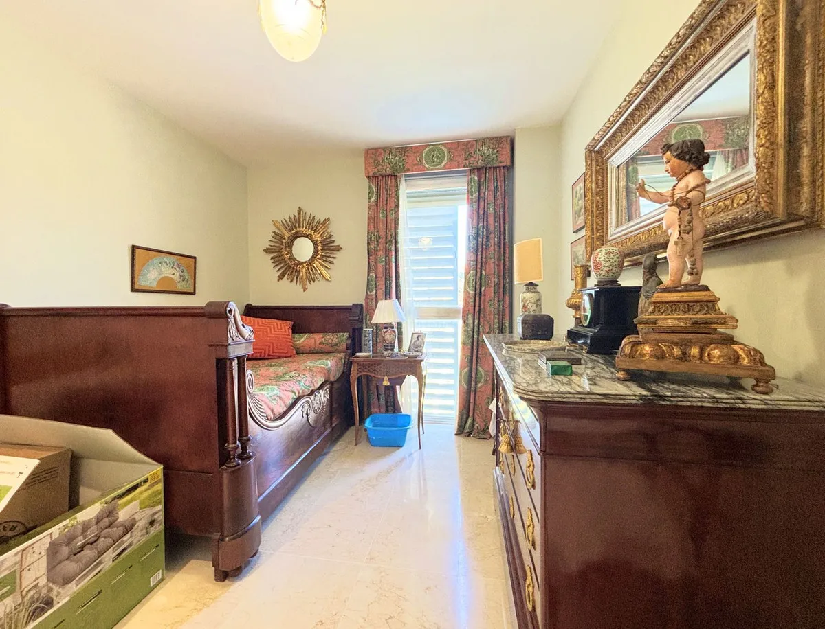 e5723c4a-5f18-4e01-8959-c7c52fa9a72a