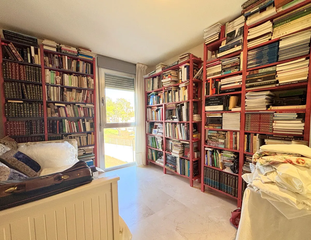 e6ab9b81-071c-4246-912f-078f49489e07