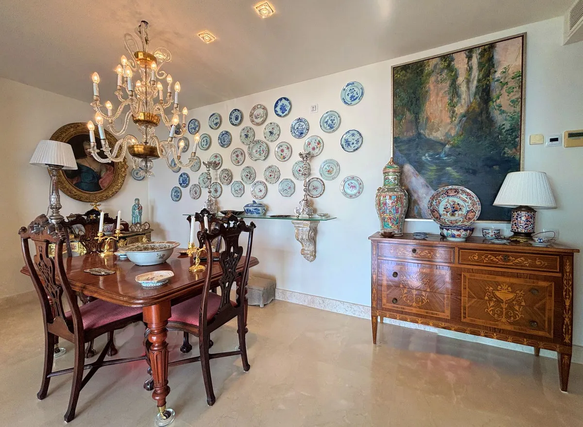 e80c8d60-5d34-42e3-a4fc-bdb34452d87d