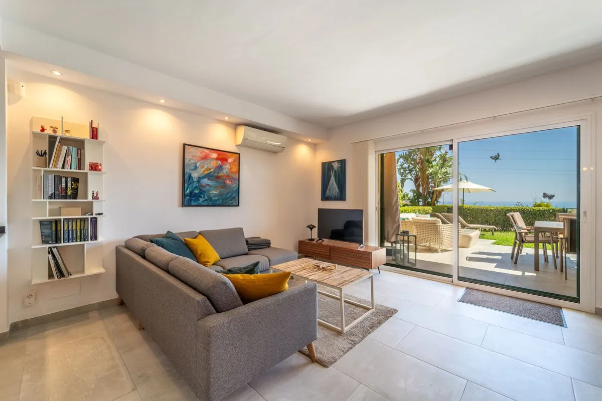 c02892a9-1572-4f5b-b168-ec7e237d5afe