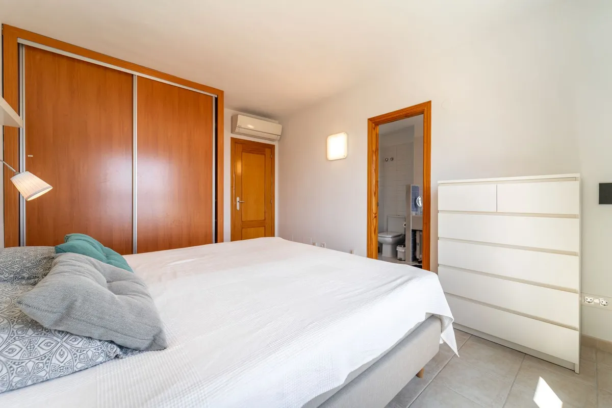 eb9acd24-3ada-470d-8ca4-130b2cb9e228