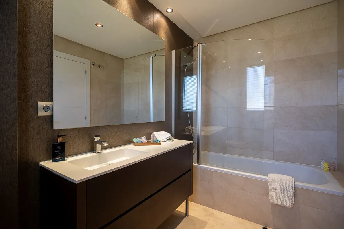 a872f879-38e2-418f-b466-341d24593a14