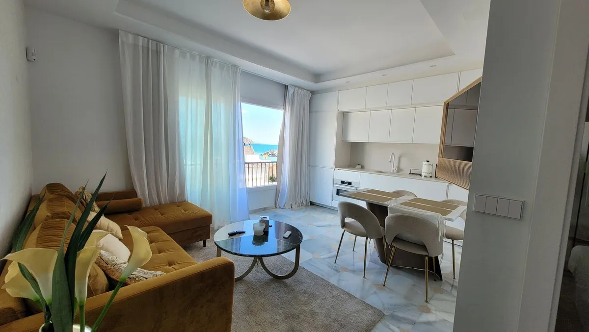 3ab16465-7a97-44ff-a725-12a2a2426554