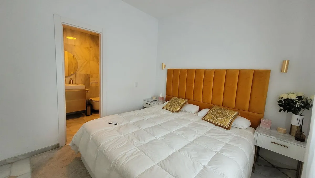 7cadb9a9-97c0-4ba8-9bc9-59633901f05f