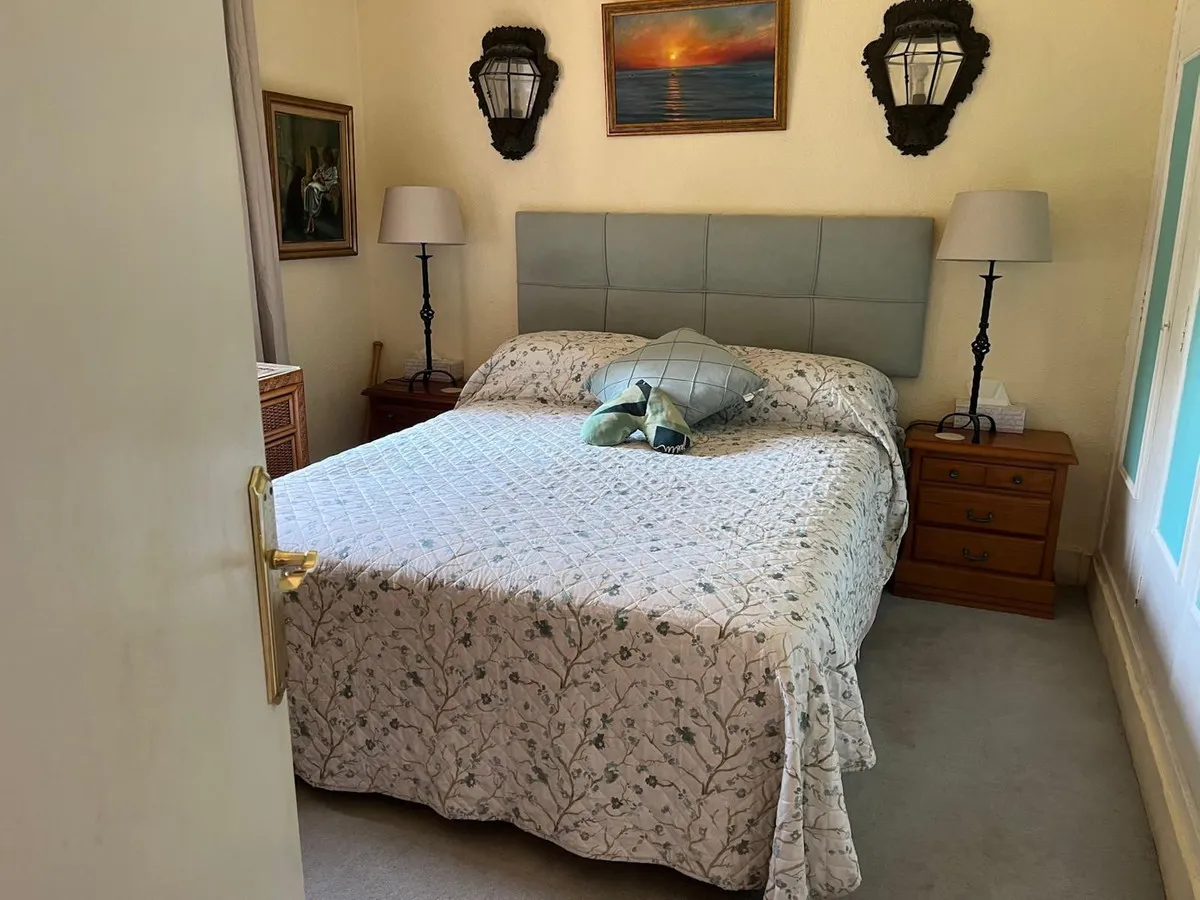 2e5c4080-8310-49a5-893a-2b831ec4f1e1