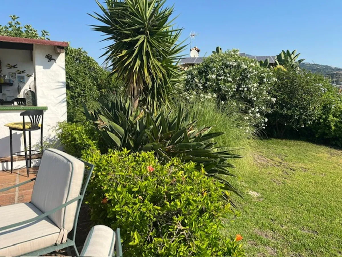 d806998e-944a-479c-b54e-2d89318c5e6b