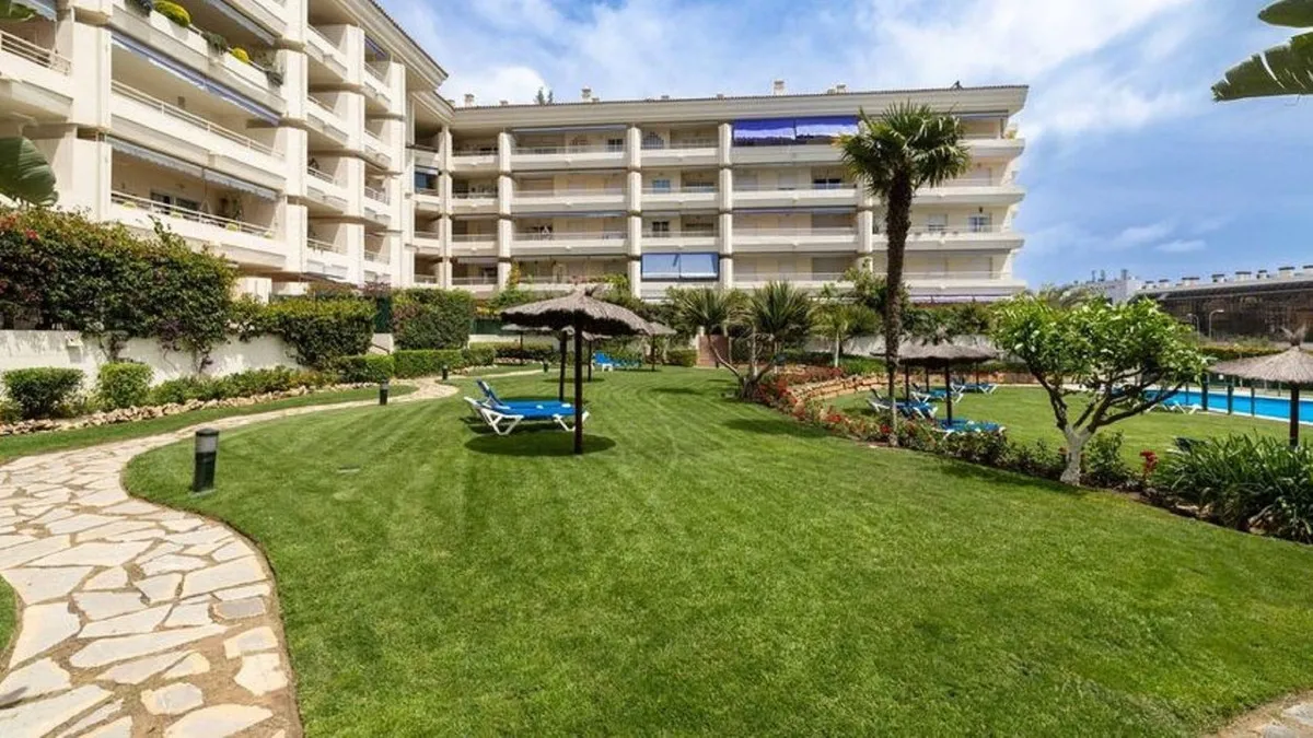 61692350-2fcf-433e-ba2a-e2dc31e45a2e