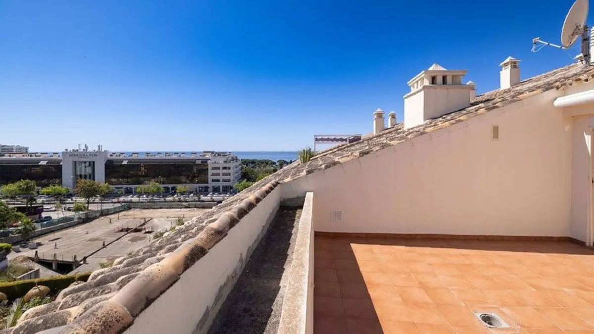 ef14b9b4-b686-47c6-8657-0712af2bc19a