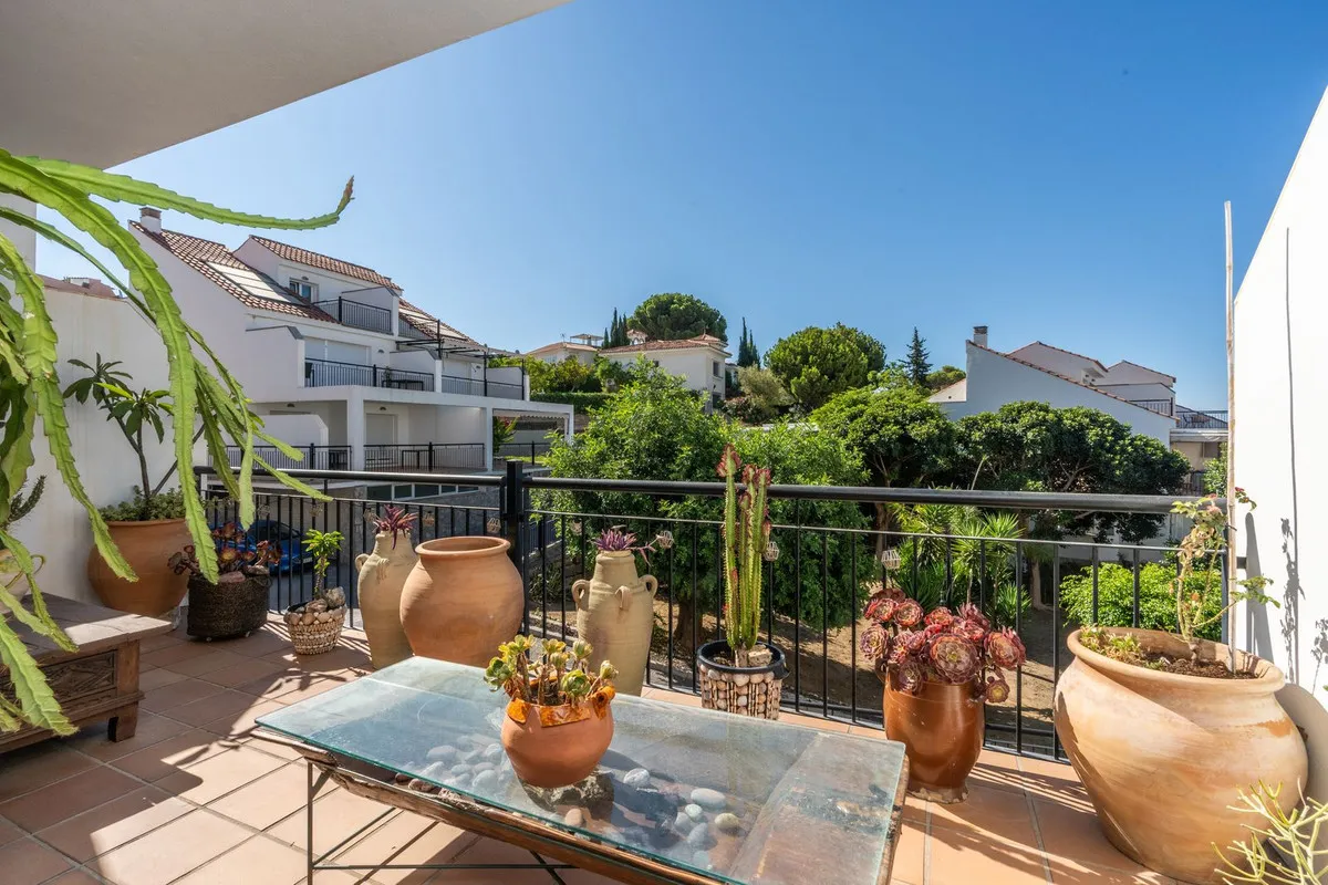 01296df4-7fca-4d0d-8ddb-a0c33aa2b759