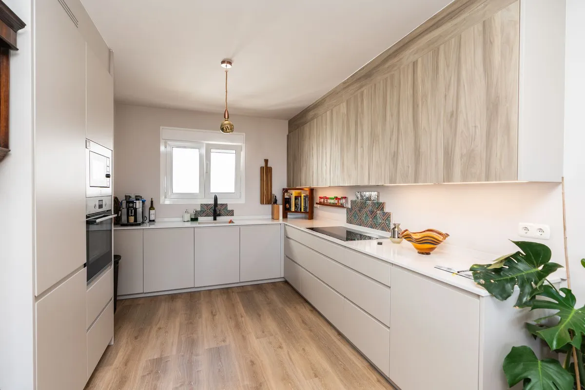 0f4a1523-df7b-48cd-ba96-f9a3c17d9c0f