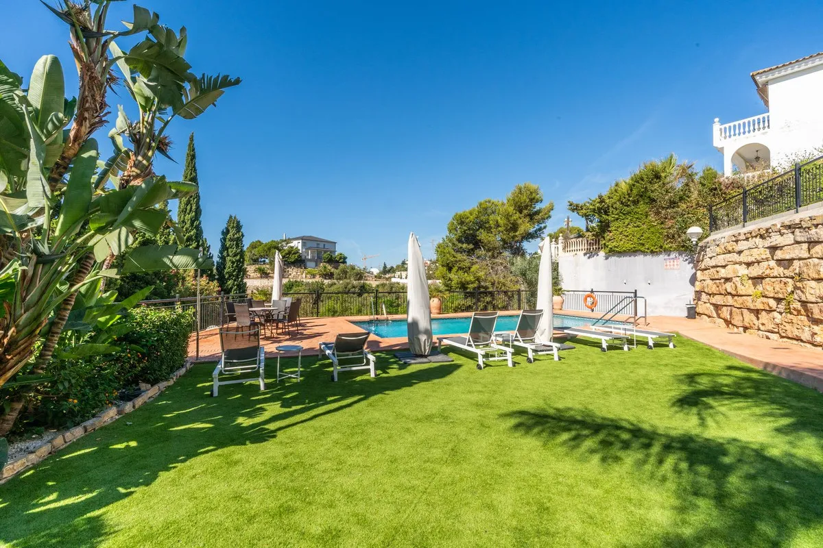 20c7f64e-3f58-4d44-b53a-09711a4b2381