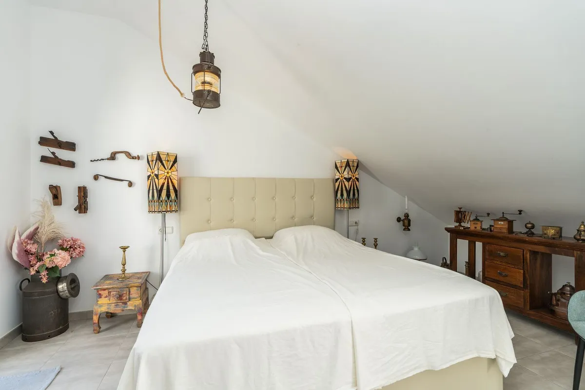 3129813d-37d2-45c6-a23a-c7c542f4429c