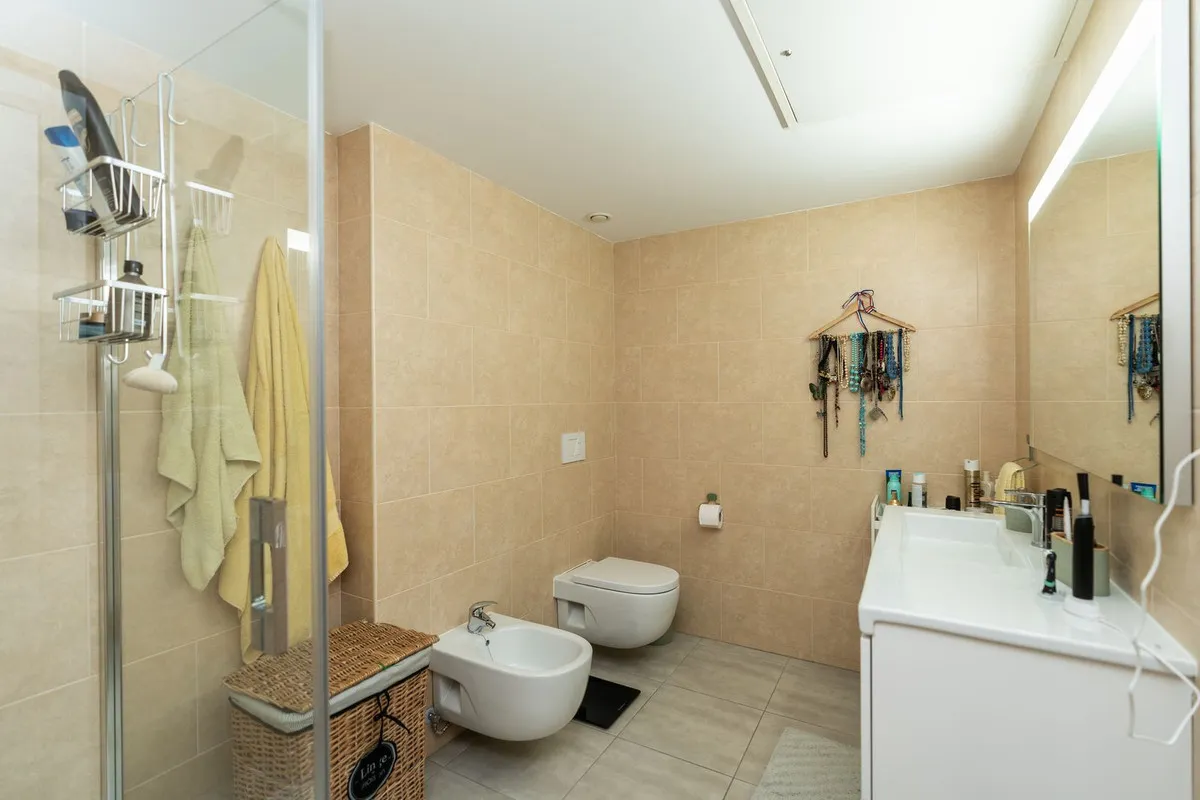 483cb26d-3e99-402d-a934-a0068952dcb0