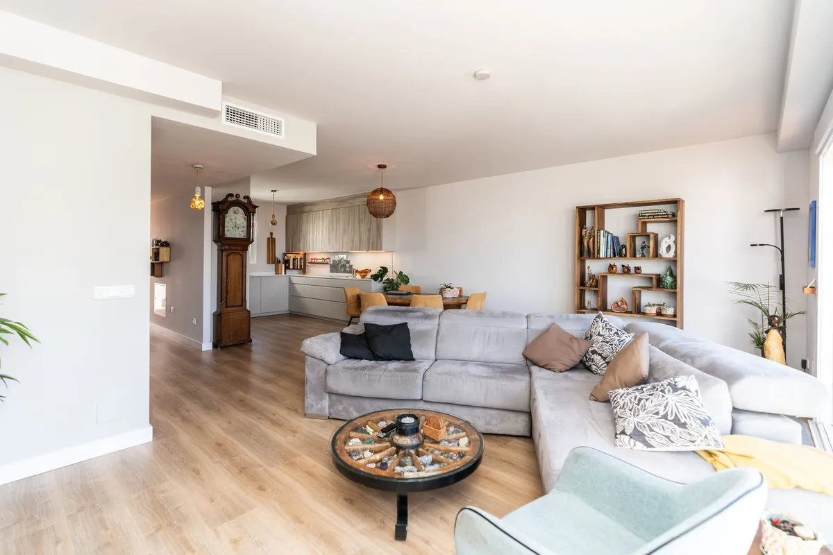 50a241dd-afd0-4cff-8ccf-065fe5770a0e