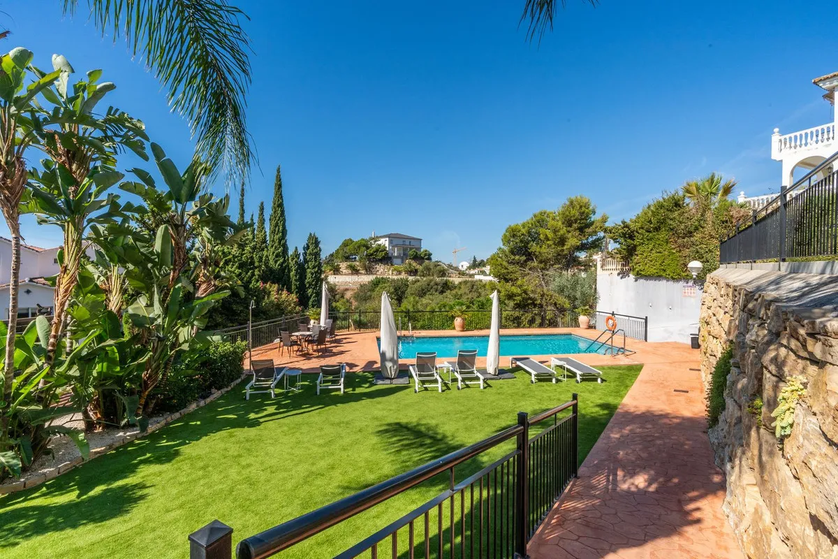 8ac2a256-d646-4852-ba08-c3dfd4e20b49