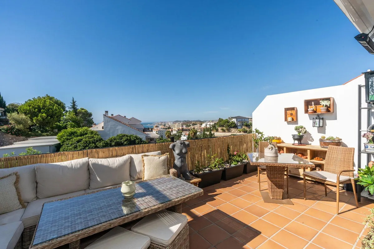 8b0f60d6-1223-48d6-adee-c3f4d3a8295c