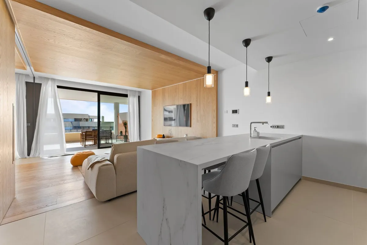 e67e42f5-9063-4b47-b545-66b9759f36ad