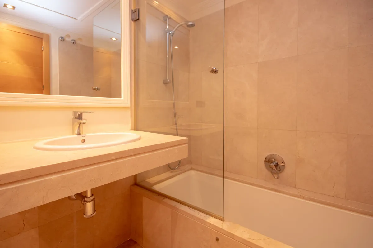 034386b1-e28c-43b0-ab93-96228eecacf9