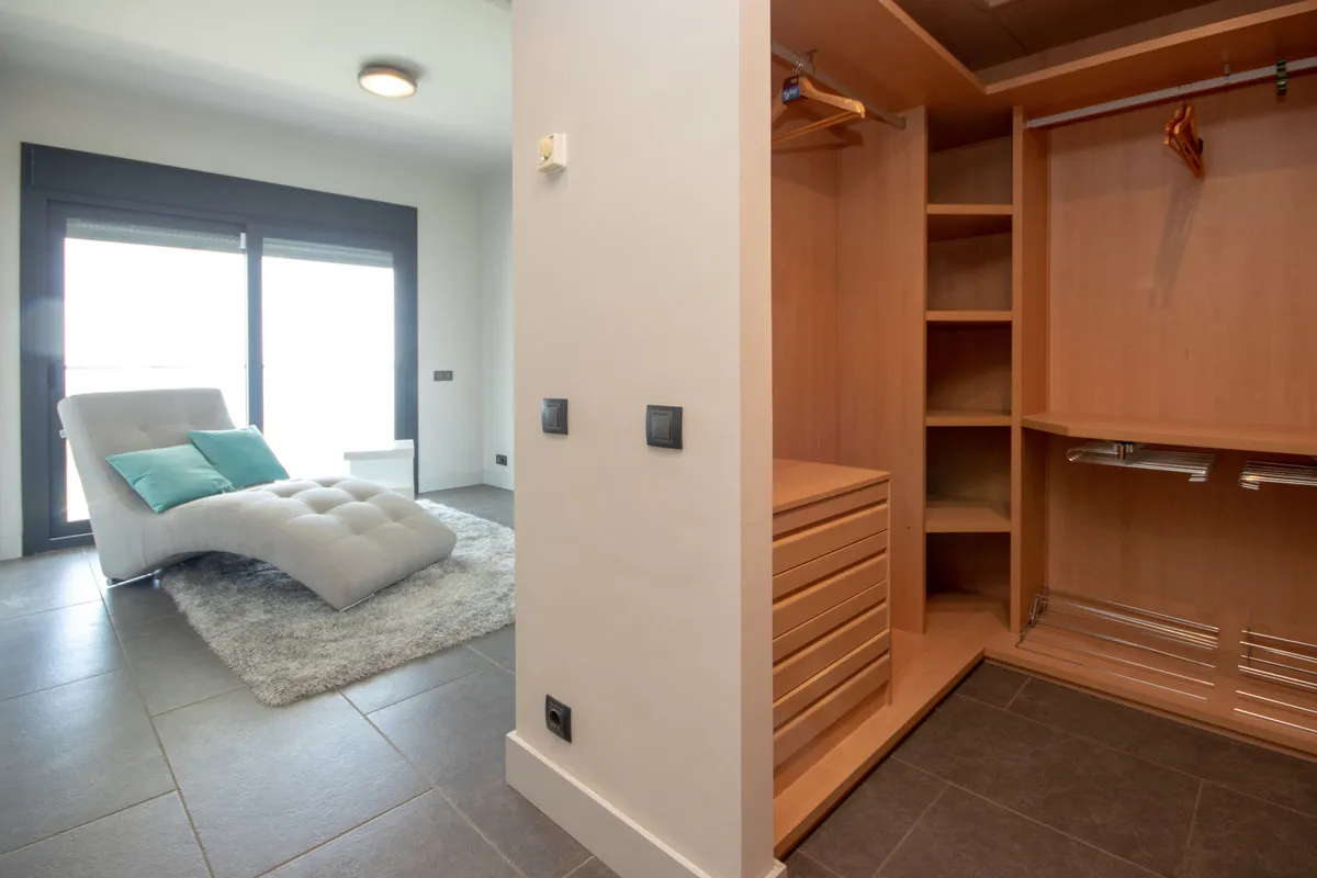 0fdd853f-6485-41f9-ad7e-d5a586b2b5d5